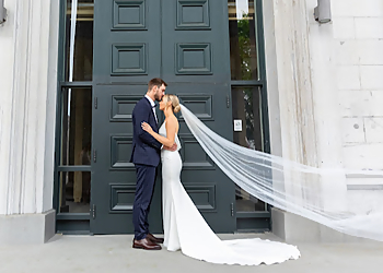 Brossard wedding photographer Luxury Moment Photography