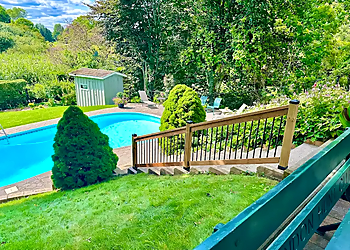 London fencing contractor MARINA FENCE INC.