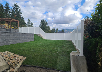 Kelowna Entrepreneurs En Clôtures MJ FenceTech Inc.