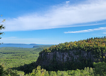 Thunder Bay hiking trail Mount Mckay Scenic Lookout