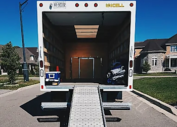 MUSKOKA MOVERS  Milton, ON - Milton, ON Déménageurs - Outdoor Work Image