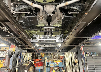 Windsor car repair shop MacDonald's Automotive Supercentre