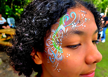 Saint John Peinture De Visage Maddies Face Paint & Glitter Bar 