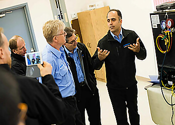 Priority Appliance Service - Richmond, BC Services De Réparation Électroménager - Field Work Image