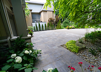 Markstone Landscaping Ltd. - Milton, ON Paysagistes - Outdoor Work Image