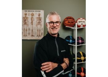 Martin Payne, B.Sc PT MCIsc(MT), FCAMPT - MANUAL PHYSIO SOLUTIONS