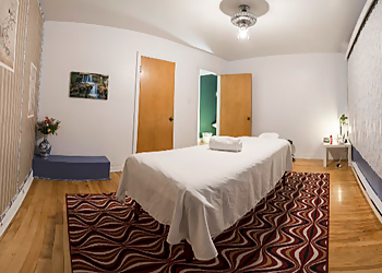 MassageFang - Montreal, QC Massothérapies - Treatment Room Image