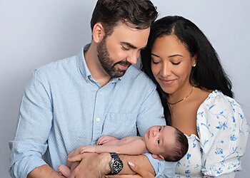 Mississauga babies and family photographer Maternity and Newborn Photography