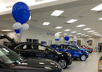McAlpine Ford - Aurora, ON Concessionnaires d'automobile - Business Interior Image