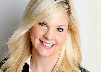 Melanie J. O'Neill - MELANIE J. O’NEILL FAMILY LAW OFFICE Melanie J. O'Neill - Aurora, ON Avocats En Divorce - Lawyer Portrait Image
