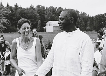 Gatineau wedding photographer Melanie Mathieu Photography