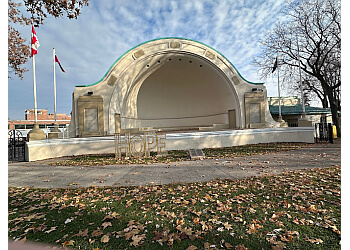 Oshawa public park Memorial Park Oshawa image 1