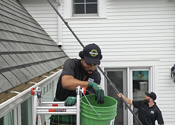 Orillia window cleaner Men In Kilts
