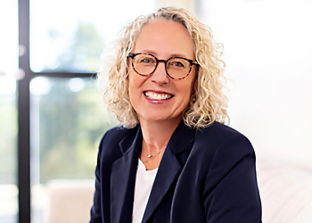 Meredith Taylor - REFLECTION CENTRE - Barrie, ON Thérapeutes - Doctor Portrait Image