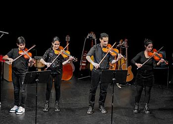 North Vancouver Écoles De Musique MiFa Music and Art School