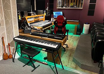 Dollard des Ormeaux Écoles De Musique Michael Keyz Piano & Singing center