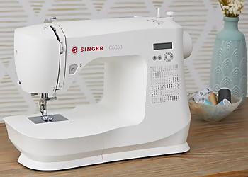 Michaels - Oshawa, ON Sewing Machine Stores - Sewing Machine Display Image