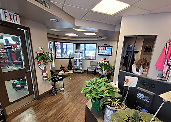 Midas Aurora - Aurora, ON Garage de réparation voiture - Business Interior Image
