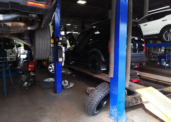 Aurora car repair shop Midas Aurora