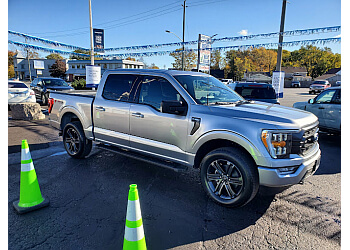 Welland car dealership Mike Knapp Ford