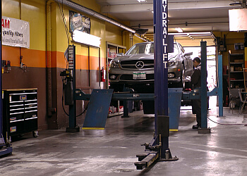 Richmond car repair shop Minit-Tune & Brake Auto Centres