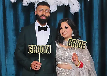 Mirage Photo Booth - Calgary, AB Entreprises De Photomaton - Wedding Booth Services