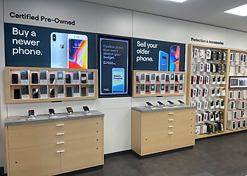Mobile Klinik CF Fairview Park Mall - Kitchener, ON Cell Phone Repair - Business Interior Image