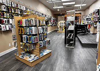 Mobile World Accessories & Cellphone Repair - Delta, BC Cell Phone Repair - Business Interior Image