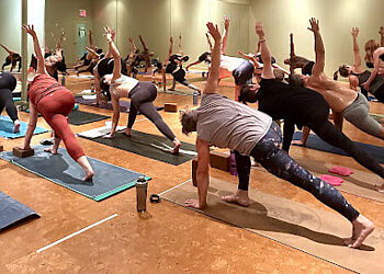 Aurora Cours de yoga  Modo Yoga Aurora