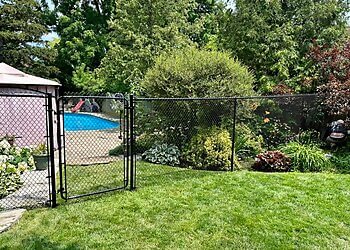 Vaughan fencing contractor Mr. Fencee Inc.