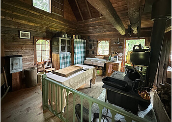 Huntsville places to see Muskoka Heritage Place