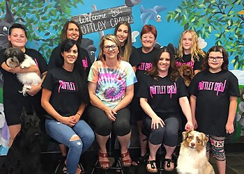 Medicine Hat pet grooming Muttley Crew image 1