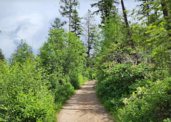Kelowna hiking trail Myra-Bellevue Provincial Park