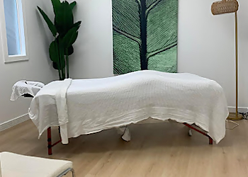 MÜVE Massage Therapy STUDIO - Kitchener, ON Massage Therapy - Treatment Room Image
