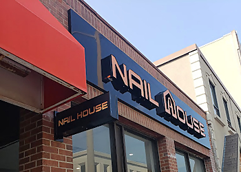 Guelph nail salon Nail House