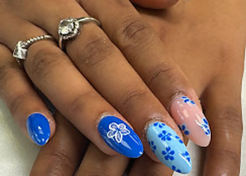 Thunder Bay nail salon Nails & Spa on May