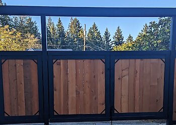 Nanaimo fencing contractor Nanaimo Fence Co.