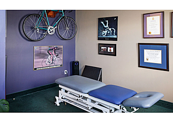 Barrie Ostéopathes Nancy Spence BSc (Hons) Osteopathy, Dip. OMP, Dip. SIM - QUINNREHAB