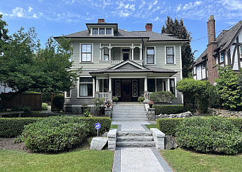 New Westminster window cleaner Nature's Window Cleaning & Property Services