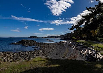 Nanaimo hiking trail Neck Point Park