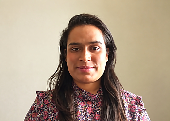 Neha Multani, PT - MEDREHAB GROUP PHYSIOTHERAPY - Hamilton, ON Physiothérapie - Doctor Portrait Image