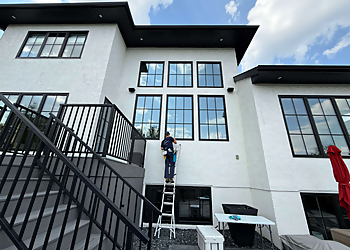 Winnipeg window cleaner Neighbours Window Cleaning