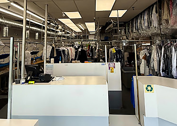 Nettoyeur Lagreen - Dollard des Ormeaux, QC Dry Cleaners - Business Interior Image