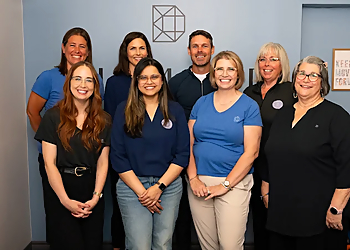 Nicola Robertson, PT - DIAMOND PHYSIOTHERAPY - Belleville, ON Physiothérapie - Doctor Group Image