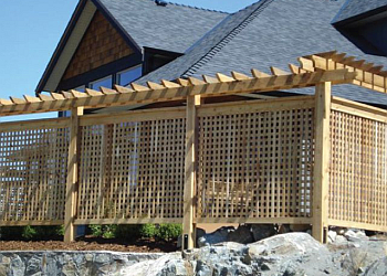 Saanich fencing contractor Nordic Fencing