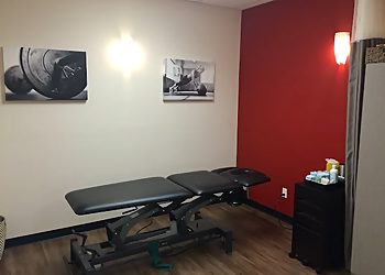 Norm Denault, PT,FCAMPT,CGIMS - SATHER REID SPORT MEDICINE - St Albert, AB Physiothérapie - Clinic Interior Image