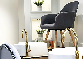 Laval spa NüLux Spa & Beauty Lounge