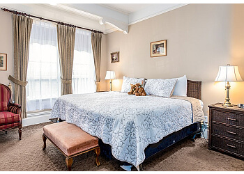 Vancouver bed and breakfast O Canada House Bed and Breakfast