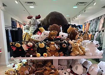 Oh Canada - Winnipeg, MB Gift Shops - Business Interior Image