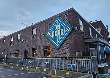 Thunder Bay Bars Sportifs On Deck